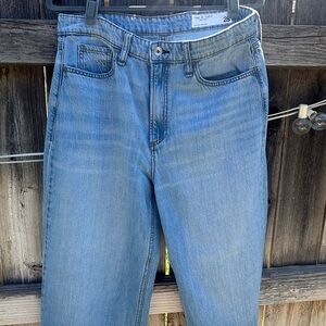 RAG & BONE
Lori Mid-Rise Crop Jeans